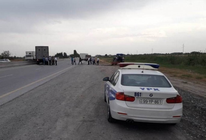 Göygöldə mikroavtobus aşdı: sürücü xəsarət alıb