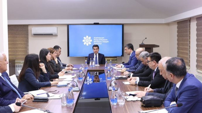 Hikmət Hacıyev media subyektlərinin rəhbərləri ilə görüşüb - FOTO 