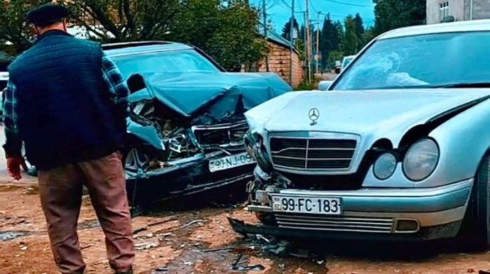 Masallıda iki “Mercedes” toqquşaraq yararsız hala düşdü   - VİDEO