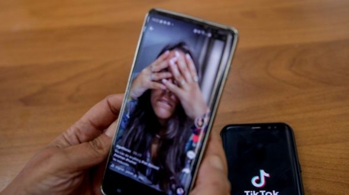 “TikTok”un təhlükəli çelencində iştirak edən 10 yaşlı qız öldü