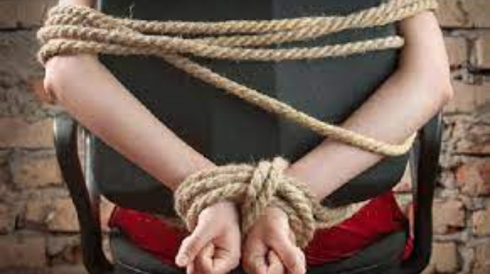 Qohumunu oğurlayaraq atasından yarım milyon dollar tələb edən  şəxs saxlanılıb