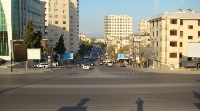В Баку на улице Абдуррагим бека Хагвердиева ограничат движение транспорта 