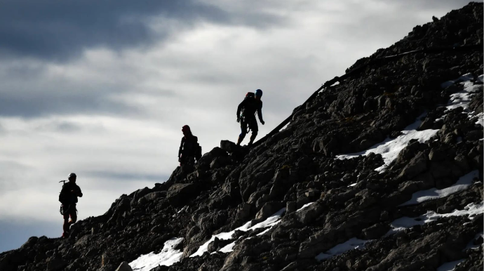 Bələdçilər turistləri dağda belə zəhərləyirmiş  