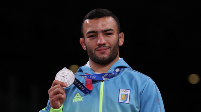 Ukrayna üçün döyüşmək istəyən azərbaycanlı - Yaxamı kənara çəkə bilmərəm - VİDEO