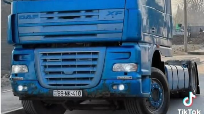 Gəncədə yük maşını avtoşlara "göz dağı" verdi  - VİDEO