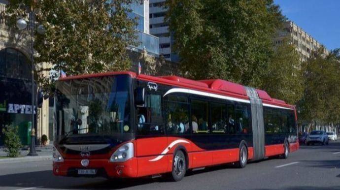 В Баку временно изменили схему движения ряда автобусных маршрутов