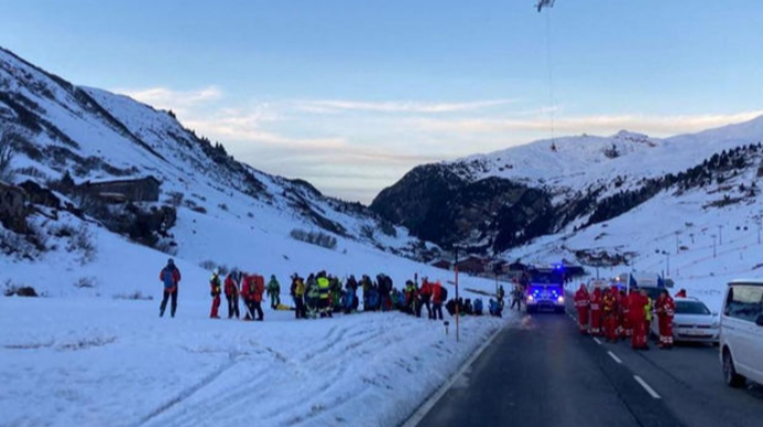 Xizəksürmə ərazisində meydana gələn qar uçqununda itkin düşən 10 nəfər tapılıb 