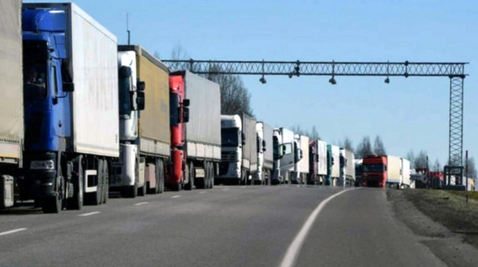 AYNA: На азербайджано-грузинской границе ожидают проезда 300 автомобилей