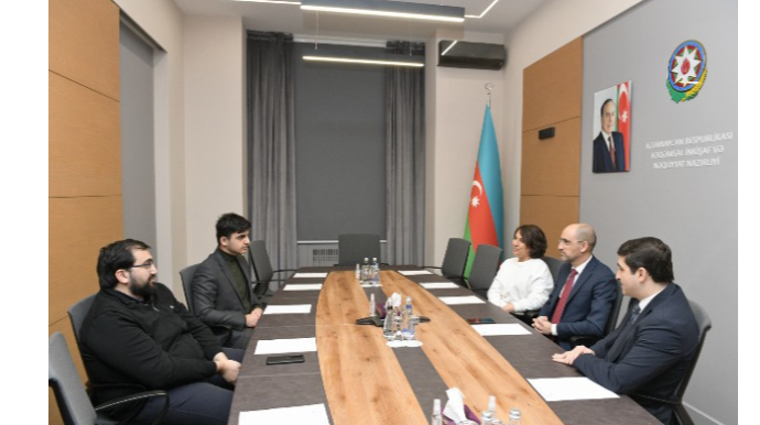 RİNN-də Massaçusets Texnologiya Universitetinin təqaüdünü qazanmış şagirdlə görüş - Fotolar 