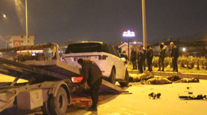 Yüksək sürətlə hərəkət edən avtomobil qoyun sürüsünə girib - VİDEO 