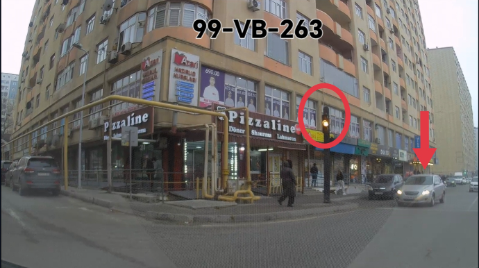 В Хырдалане водитель нарушил правила дорожного движения на 100 манатов - ВИДЕО 