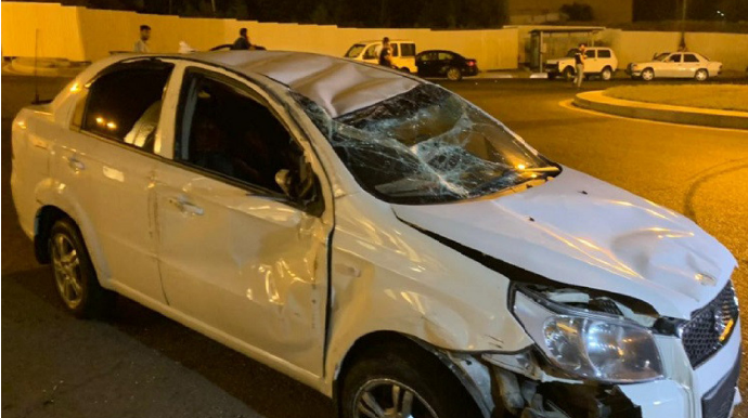 Bakıda avtomobil aşıb, xəsarət alan var   - FOTO