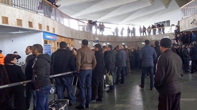 Hava sərhədləri açılan kimi ermənilərin Rusiyaya kütləvi köçü başladı - Bilet tapan qaçır 