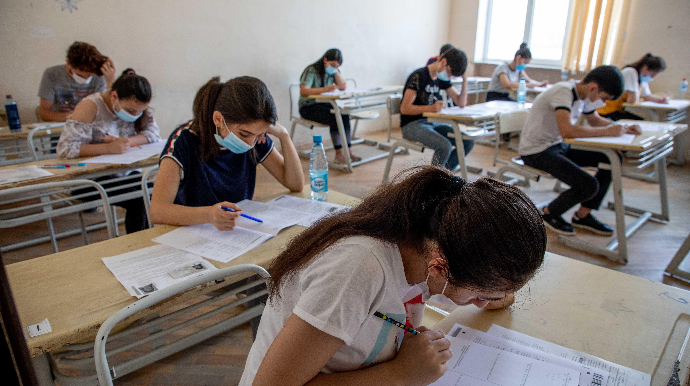 Bu gün növbəti buraxılış imtahanları keçiriləcək 