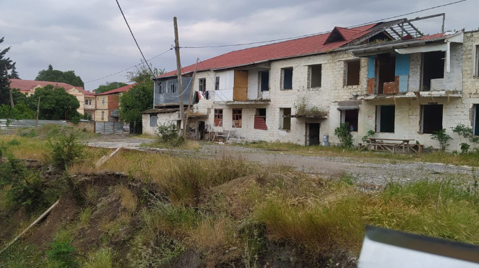 “Tikinti yubadılır, kirayə pullarımız da verilmir” - 4 ildir evi sökülən vətəndaş   - FOTO - VİDEO