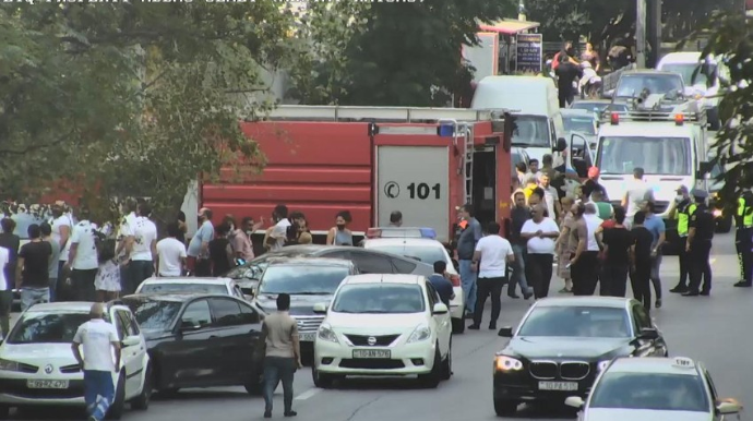 Bakının Həsən Əliyev küçəsindən Azadlıq prospektinə giriş bağlanıb - FOTO