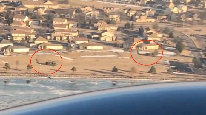 Hava limanında helikopterlərin təhlükəli manevri heyrətlə qarşılandı   - VİDEO