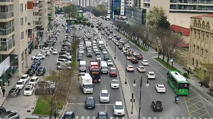Paytaxtın bu küçələrində sıxlıq var - SİYAHI 