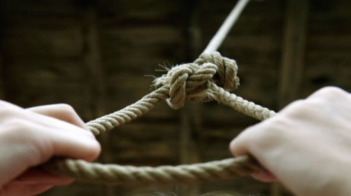 Azərbaycanda şagird məktəbdə ÖZÜNÜ ASDI 