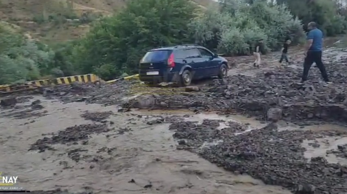 Naxçıvanda güclü yağış:  avtomobil yollarında məhdudiyyət yaranıb - FOTO + VİDEO 