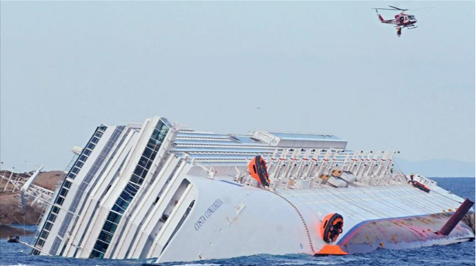 Bərə aşdı; 10 ölü 