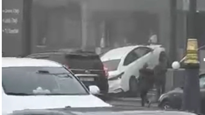 Bakıda avtomobil mebel salonuna çırpılıb - FOTO - VİDEO 