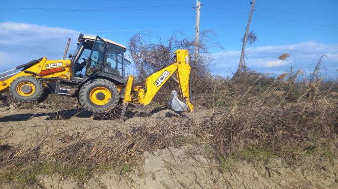 Göyçayda qanunsuz torpaq daşıyan şəxsə protokol tərtib olunub  - FOTO