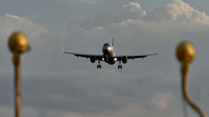 Müğənni təyyarə qəzasında öldü - FOTO 