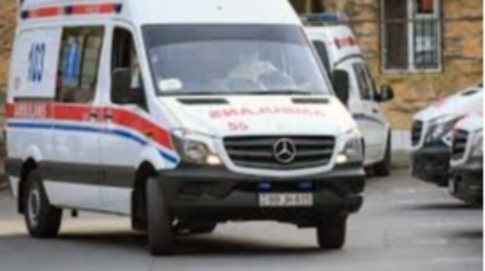 Автомобиль скорой помощи, в котором находился пациент, попал в аварию 