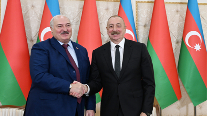 Əliyev Lukaşenkonu təbrik etdi 