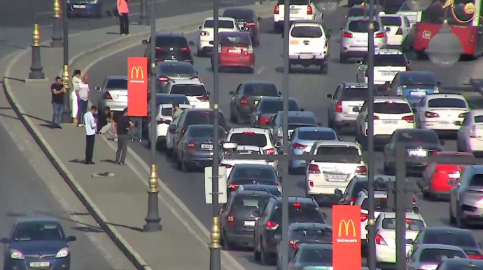 Bakıda iki qəza 8 Noyabr prospektində sıxlığa səbəb olub 