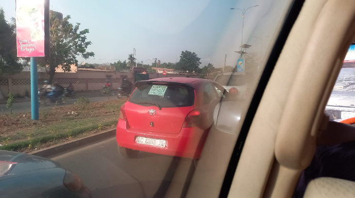 Siqnalla təbrik: Afrikaya bənzəməyə çalışırıq? - FOTO