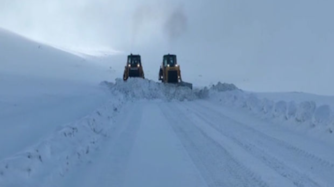 Azərbaycan Ordusunun təminat yolları tonlarla qardan təmizləndi - VİDEO 