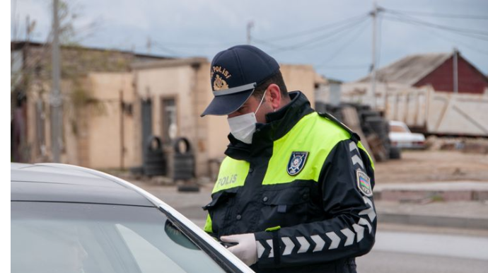 Ramin Bayramlı: "Polislər günün altında dayananda da maskadan istifadə edirlər” 