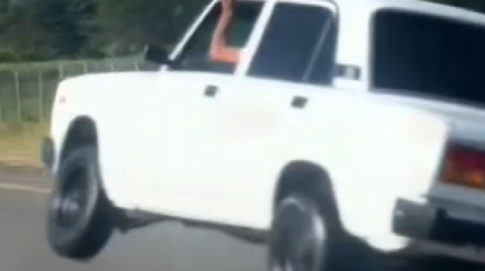 Задержан водитель, совершивший автохулиганство и разместивший видео в соцсетях - ВИДЕО