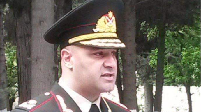 Yeni rəis generalı işdən çıxardı