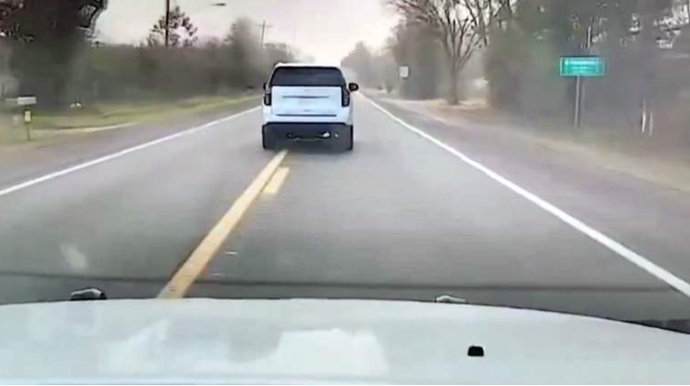 Sükan arxasında mürgüləyən yaşlı “Ford” sürücüsü qəza törətdi - VİDEO 