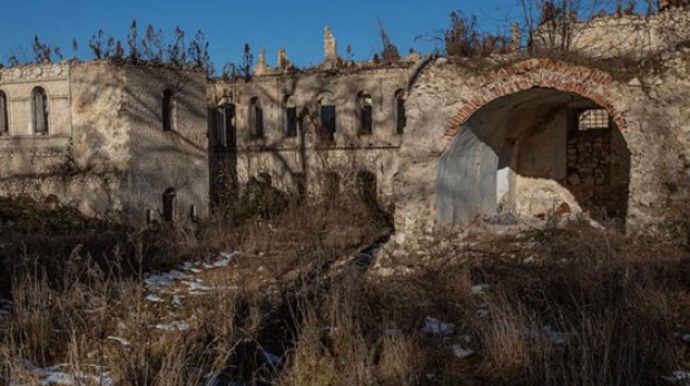 Ermənilər Natəvanın yaşadığı sarayı da talan ediblər - FOTOLAR