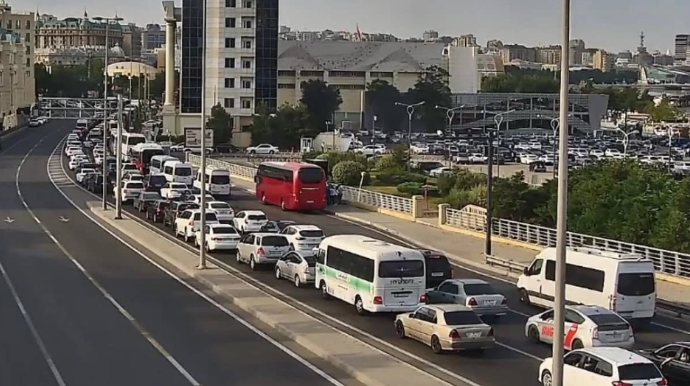 Hazırda bu yollarda sıxlıq var - SİYAHI 