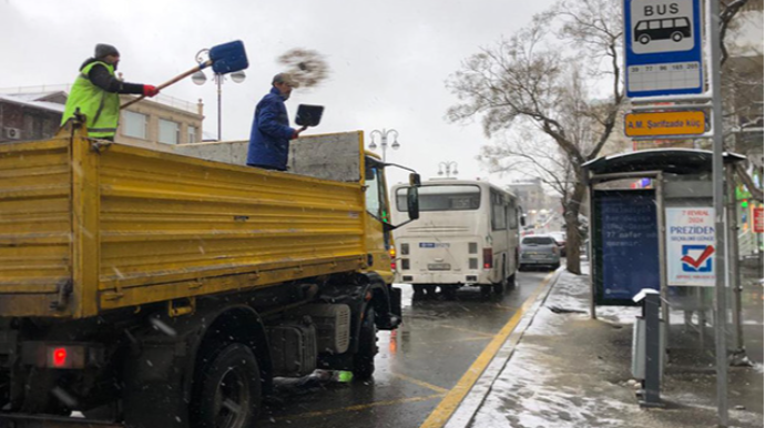 Bakıda kommunal strukturlar gücləndirilmiş rejimə keçdi  - FOTOLAR
