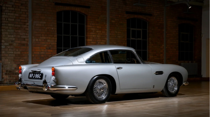 1200 dollara alınan "Ceyms Bondun avtomobili" min dəfədən çox bahalaşdı - FOTO