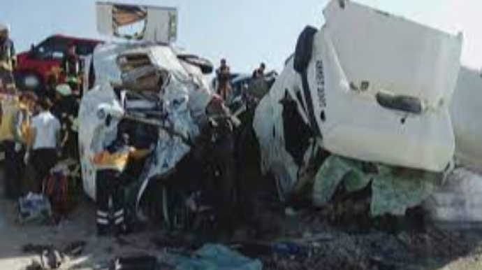 Ağır yol qəzası - 7 nəfər ölüb, 11 nəfər yaralanıb 