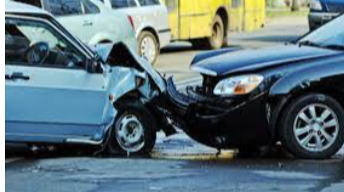 Gəncədə iki avtomobil toqquşdu: xəsarət alanlar var 