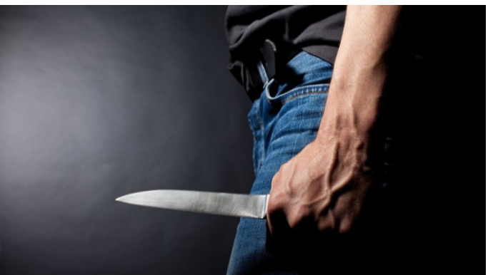 Bakıda qəza törədən sürücünün boğazını kəsdilər