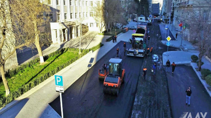 Bakının Bəsti Bağırova küçəsi asfaltlanır - FOTO 