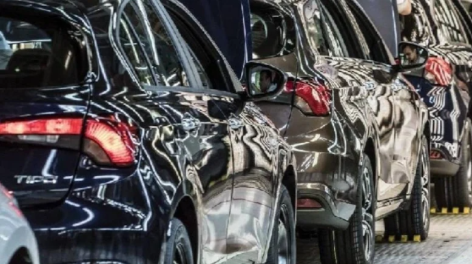 Bu ölkədə yanacaq bahalaşdı; elekrik və hibrid maşınlara tələb artır – RƏSMİ 