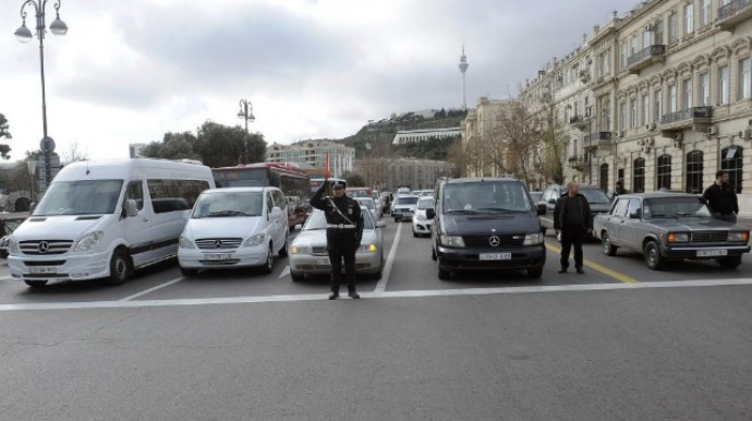 Bakıda bağlanan küçələrdə hərəkət bərpa edildi