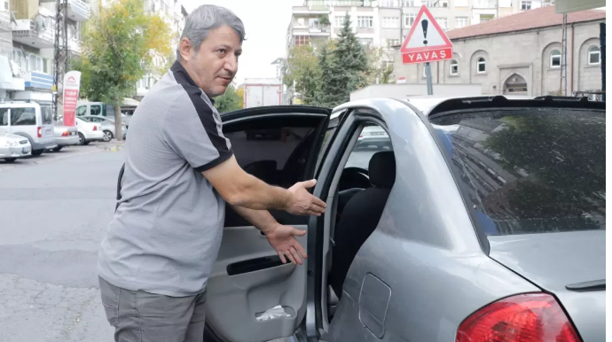 İki maşını birləşdirib müştəriyə satıblar; indi pulu geri qaytarmırlar - VİDEO 