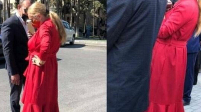 Qırmızı geyimdə Şəhidlər xiyabanına gələn qadın kimdir?  - FOTO