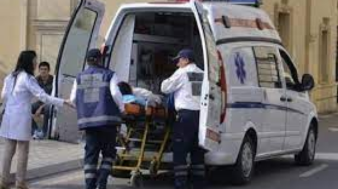 Bakıda avtomobil 17 yaşlı gənci vurub